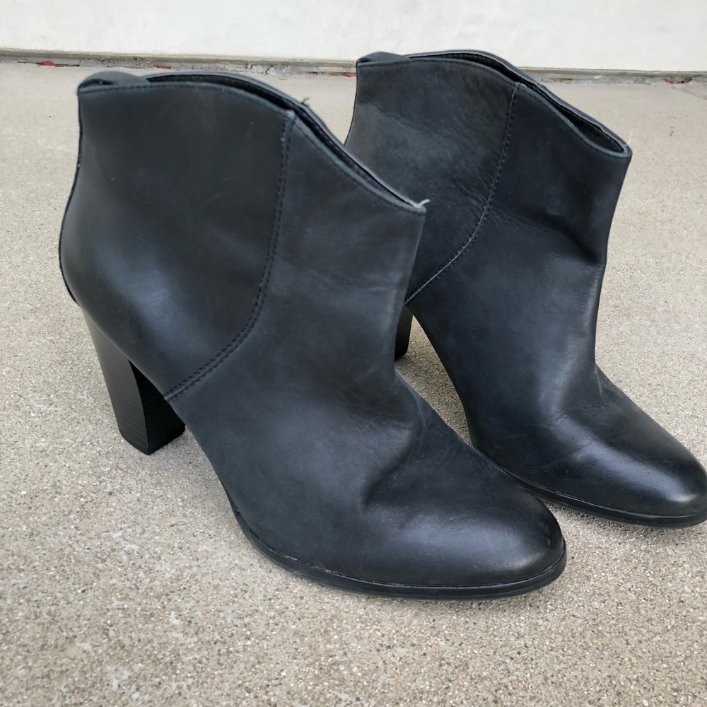 Gap Black Leather boots